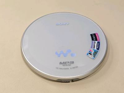 到货非常快，这点很惊艳。外包装也很让人放心，打包服务也好。到货后一个CD和充电底座基本都是正常使用。挖煤姬页面用起来最省心，每次浏览都感觉心里很舒适。