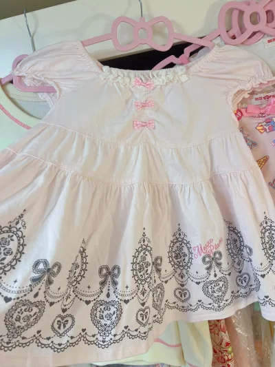 挖煤姬物流真的靠谱！买的古着童装可爱到不行，刺绣细节超加分，没有出现卖家隐藏瑕疵等问题，购物物流也很快，体验还是很不错的，推荐使用