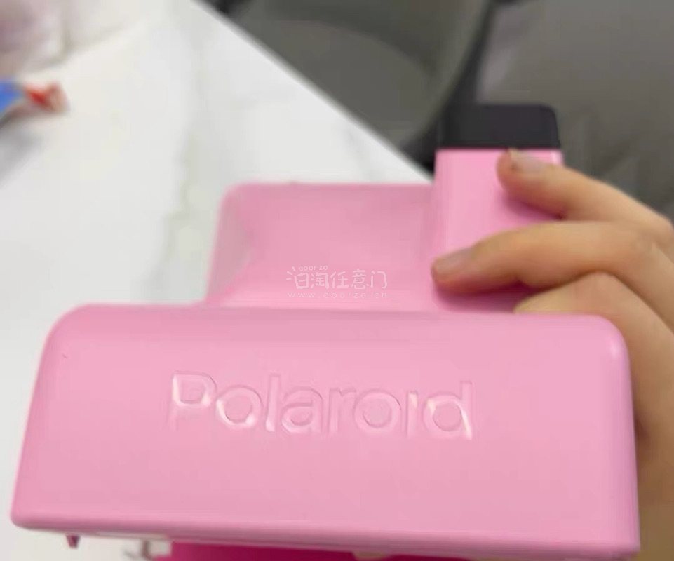 我的宝利来Kitty宝宝怎么可以如此貌美。喜欢、喜欢、喜欢?！收到货后看了一下真的很好看！顺便说一下，仓库老师打包的也很细致