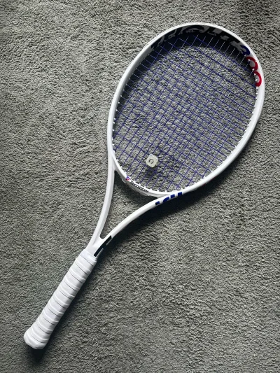 这次买到了梅总的战拍泰尼飞t-fight，收到后拉了50/48磅，上手非常暴力，超乎自己的预期，非常满意！