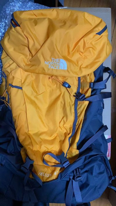 收到货了，非常方便，海运也就一个月。客服可以沟通上，总体购物方便简单易懂新手也可以很快上手。买的登山包很漂亮，很实用。