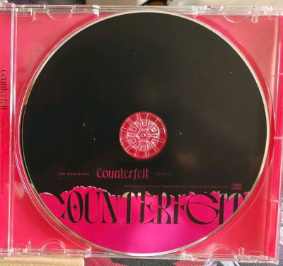 这是我第二次用海淘软件买专辑，体验真的很惊喜！虽然等了两周多，但每一步都有物流更新，让人很安心。软件自带的翻译功能帮了大忙，日文商品页也能轻松看懂。包装非常用心，八角尖尖毫无损伤。下次还会继续在这里淘心仪的专辑！