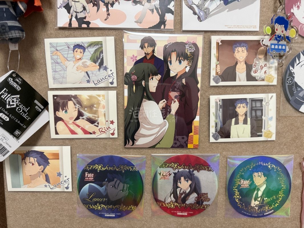 这箱子发回来都是我用任意门在雅虎日拍上面捡到的漏！是fate系列里库丘林的角色周边，任意门出价真的很快，而且时间也卡得特别准，也是让我体验了一把和别人竞拍的快乐哈哈哈！物流也不用多说，每次都是非常好，满意满意！