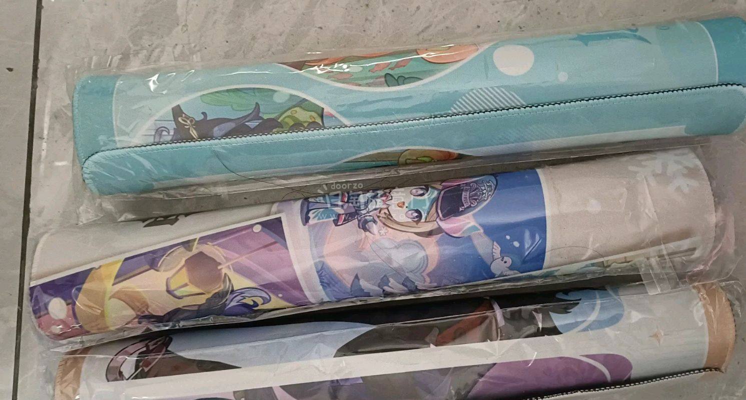 这次挖煤捡漏了很好价的抱枕和鼠标垫，鼠标垫到仓的重量很轻，幸好有拍照服务，服务很快，还好是虚惊一场，强推拍照服务，安心切煤?