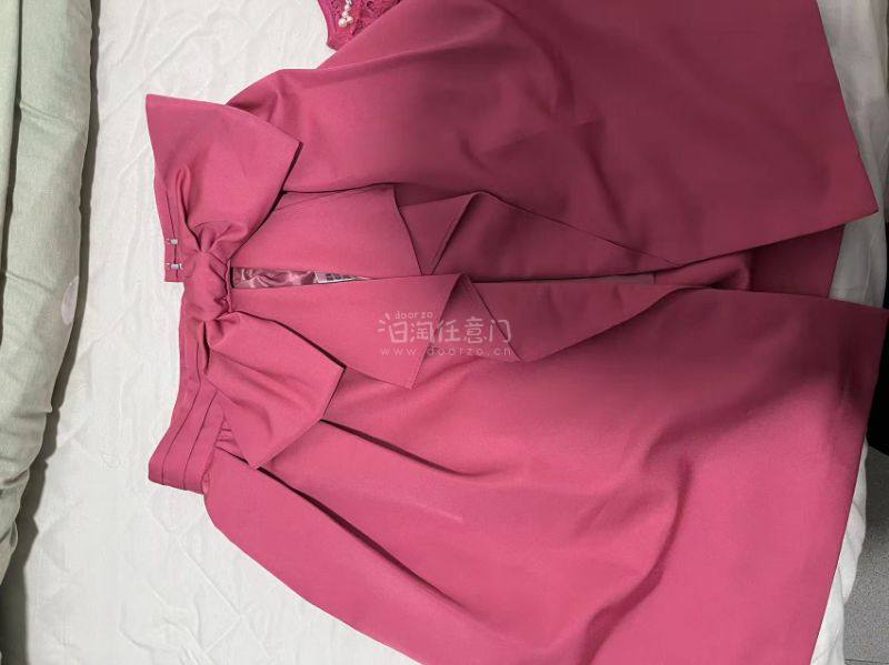 挖煤姬这个软件，感觉非常好，价格实惠，品质优良，速度挺快，包装很好，物流保障性高，很好的购物软件！我这次买的衣服特别好看，好开心好幸福。价格实惠，运费我使用了积分减免了不少运费，我第一次寄EPL，运输时间挺快的，总共用时9天就收到了。 到手之后，我真的很惊喜。衣服质...