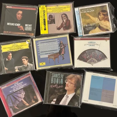 
主要还是小编制的器乐独奏、室内乐和协奏曲。
内田阿姨的莫钢奏基本全了，她的莫，我喜欢独奏多过协奏。
几张小提琴，都是演录俱佳的名家出品。
美艺的海顿是传世名盘。克莱默的肖同志和Bunin准备慢慢听。

挖煤姬，这一年下来还真是花了不少钱！加固服务还是不错的，C...