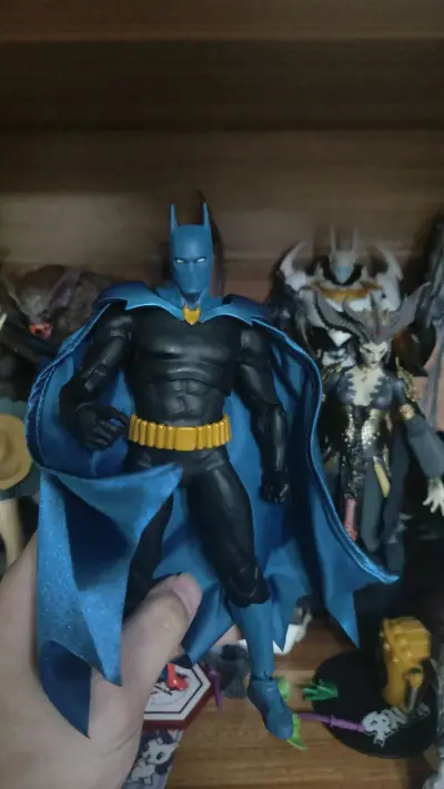 发货很快，不到一个月就拿到了，收到货盒子全新无损，日版代理贴在盒子底下，盒绘更完整，汇率很合适邮费也非常便宜～