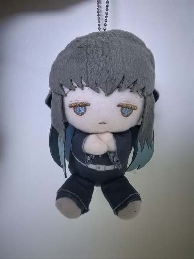 在挖煤姬上切煤抢日本周边也太香了！煤炉价格友好，代切流程顺畅，包裹到手时包装都超用心。挖煤姬的中转仓合单省运费，客服响应快，体验满分。已经成功入手好几单稀缺谷子了，下次上新还要蹲！