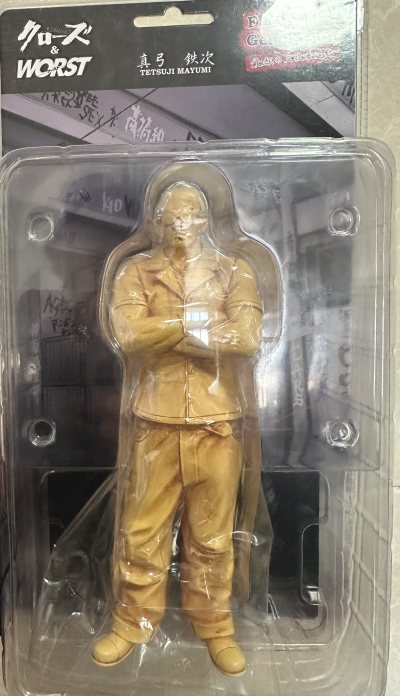 这次购入的是象牙色版本的真弓铁次
是蛇头组织的成员
公平的二当家 实力很强劲
但是和龙也的对战中还是用武器偷袭了
