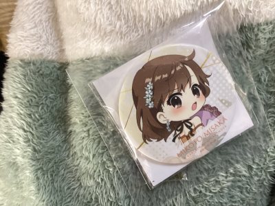 收到之后状态真的很好而且快递盒特别严实，日谷袋子有点薄给我摔出瑕了，此女如此之美?爱了爱了，立马的气泡垫十分的严实让人安心喔，这也是我第一次在挖煤姬上切煤的第一件商品期待后面的收物代购能更加让人安心