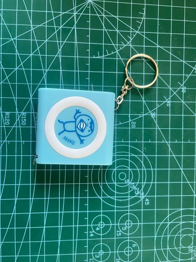 很开心买上了河童款式的卷尺！河童的金属拉链扣！也是自己配成一套了！很喜欢这个叫做河童的小怪物！坏东西夏日祭的挂链也很可爱！哈哈 都是奇奇怪怪可可爱爱的！