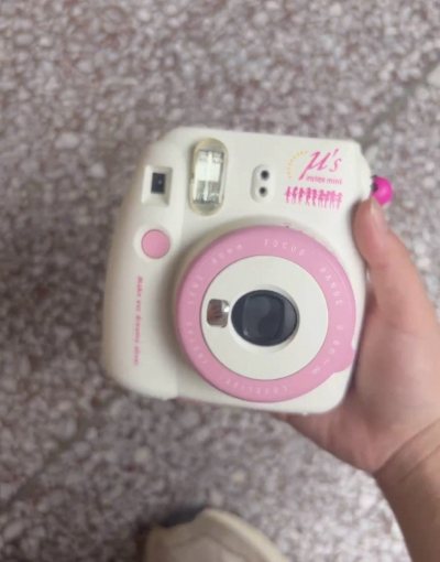 用了平台的优惠券以后价格更便宜了。我的拍立得宝宝怎么可以如此貌美。收到货后看了一下真的很好看，仓库老师打包的也超级好。推荐大家使用挖煤姬