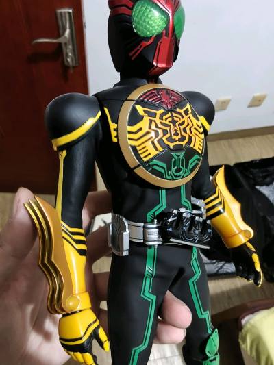 rah假面骑士欧兹，全配无损盒说全，价格优惠，服务好，有点小瑕疵但能接受，期待下次购买，希望未来能有越来越多这样的产品