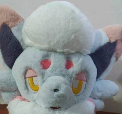 这次挖煤姬发货很快，包装很好，很满意的一次购物。本次分享是休息好了的小卡比兽，松软摸起来很舒服的索罗亚，还有可爱的杰尼龟。快来挖煤姬吧。