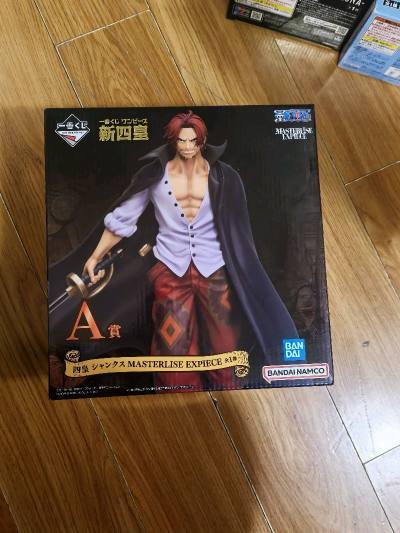 买了一些新四皇红发一番赏的，还有qp佩罗娜，还有一个褪色的白星mega，这些都是不错的手办，值得拥有哈