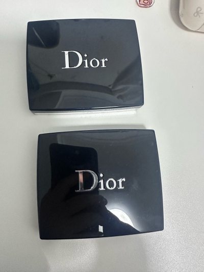 买到了2盒成色不错的Dior眼影盘，一盒才50-60+，再加上挖煤姬可以用积分抵国际运费，非常值得入手，物美价廉，并且发货很快，从广州入境，从发货到收货，我在惠州，一周就收到了，非常便捷，体验感满分，下次再来