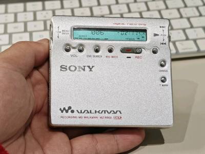 用的新的邮政小包方式，速度很快。价格也实惠。东西可以，成色也不错。到手能用的感觉还是不错的。轻松打理下就是美品了。