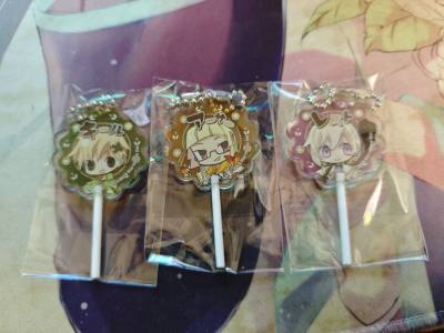 这次的东西稍微杂了点，不少ip都有。不过要说我最关注的肯定还是符文工房4这次新出的棒棒糖谷子！配合原版的q版图案，真的是超级无敌可爱。买不了吃亏上当啊我只能说。