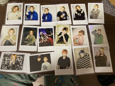 最幸福的一集 开了自推的cheki盲盒然后开出了好东西！！！六张切都好貌美……感谢樱花妹出物 合单了两个 两个都特别好价 申请了ems直邮回来了 总感觉直邮现在速度越来越快了是怎么回事 没有被税！物流超级快 26年也要继续日淘！！！