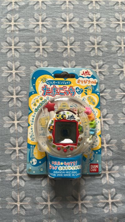 在挖煤姬上淘到了拓麻歌子日4、日4.5未开封，状态非常好。拓麻歌子学校机也很不错，这次购物体验非常棒，以后还会在挖煤姬上购物。