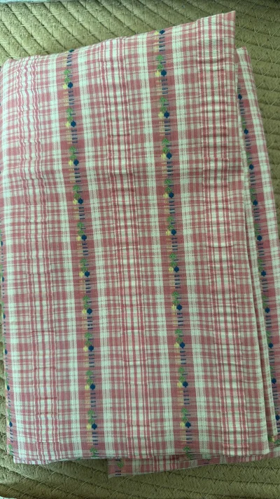 这次卖到了几块昭和的布料，没想到也是出乎意料的好看，质感也非常棒，色系也很浓郁真的很好看的，太美丽了喜欢