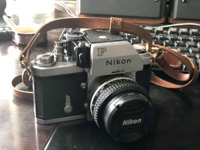 这次真是捡到漏了，四百多成功拿下一台九成新的尼康大f，还带一颗501.4的镜头，最主要的是功能都是好的，太赞了。还有必须得说的是第一次海淘，挖煤姬真的太方便了，而且给的包装很好，包装盒特别厚，快递寄到我都惊讶了，真的是很棒的一次体验！