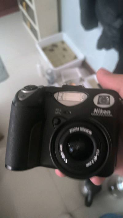 这次购买的是尼康的ccd相机，还有一些佳能的相机镜头之类的，物流速度很快很满意，是一次满意的还要体验经历。