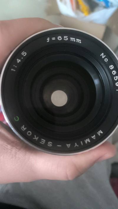 这次买的依旧是比较小众的镜头，镜片通透性还不错，就是稍微有点掉漆，总体来说还是比较满意的，物流速度也很快。