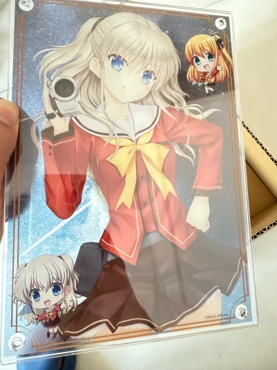 拆开包裹，挖煤姬标志性的“过度包装”再次让人安心。箱内塞满了缓冲气泡膜和空气柱，填充得扎实紧密，拿在手里没有任何晃动感。对于亚克力板这种易碎品，其原盒被额外用硬纸板加固，边角得到了完美保护。这种不惜成本的包装，并非多余，而是平台对商品价值与买家心情的真正理解。
