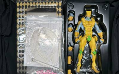 这一次从挖煤姬上面购买了一个手办，还有几个扭蛋，收到包裹发现这一次用的是新箱，十分的硬，里面的内包装也特别的好，用一个袋子打包全部再用泡沫胶包裹住，打包十分完美商品没有任何的破损