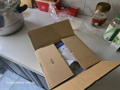 水你，水你，天天都水你，哈哈哈，政治紧张啊，东西还是不错哦，没有压盒，就是关海讨闲，能收到全新品也是运气好到爆棚。