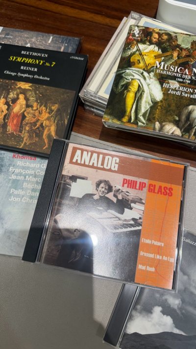 这是我无数次再挖煤姬上购买，本次的购物体验非常好，从下单后等收到货整体才用时了28天时间，包装也特别好。卖家也不错，实物描述，唱片收到货特别开心。比预想中的要好！下次还会体验挖煤姬哈哈哈！