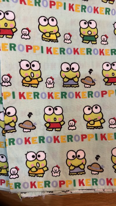 满满的一箱好货，超级喜欢的，真的像是买到了超级好的东西，美好的老布料真的可以让人心情愉悦，想掏更多的好货