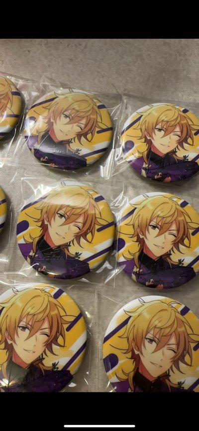 挖煤姬怎么也不催我！刚才才发现这箱一直都没确认收货，时间久到图片要去相册里翻时间线截图hhh也是切得很快的一箱，总订单数挺多的都是小包裹，全都是重复的铁皮吧唧哈哈哈哈本来还有点怕运损呢，不过还是完好无损到手啦，仓库打包的很严实的