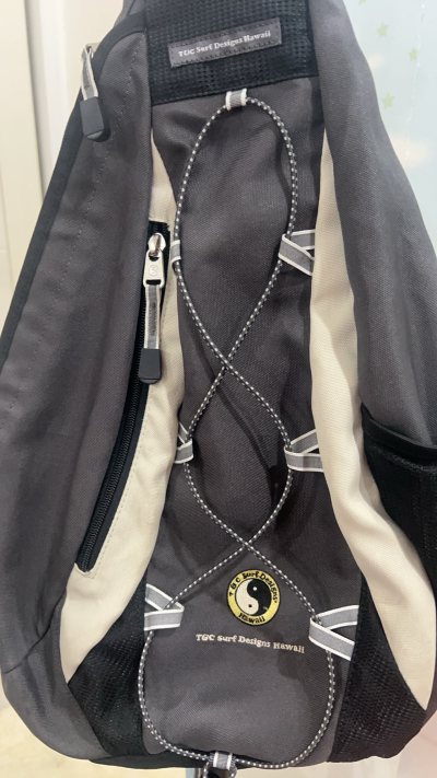 这是我第一次海淘，是来自夏威夷冲浪品牌T&amp;amp;C的vintage弓箭包——这款包在国内超稀少，偶尔看到中古卖家挂出，价格还高得离谱。我蹲了好久海外中古平台，终于刷到一只成色超棒的，算上运费，居然比国内报价便宜近一半。全程跟着教程填转运地址、清关信息，心里...