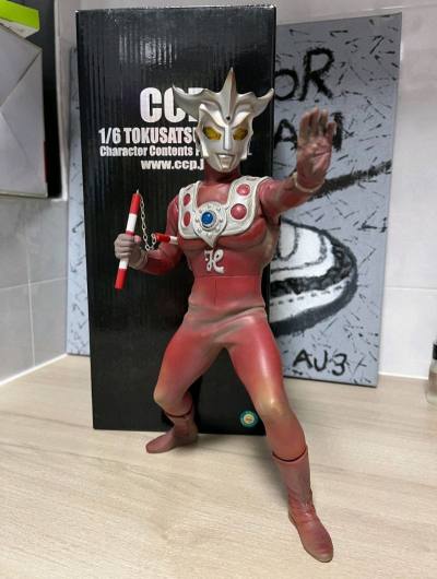 大狮子就是帅！作为ccp系列的忠实粉丝，雷欧双截棍是肯定要收的。此造型作为雷欧的经典造型，致敬李小龙双截棍传奇经典的同时，又还原了皮套战斗后的污渍及褶皱，是雷欧系列收藏中不可多得的精品。