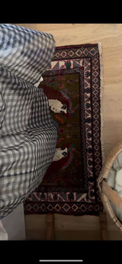 非常好看，收到的时候包装的很好，很喜欢很合适，下次还会再来的，谢谢卖家谢谢平台，终于有了这件cdg半裙