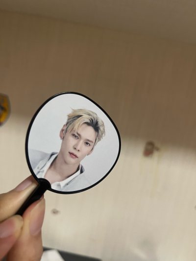 包装的不错，装了足够的气垫。我的小王扇很棒，石头?很帅。看到煤炉上合适的价格，直接切了。快递实时跟进，服务不错?。下次还会继续来挖煤姬淘我喜欢的东西哦！第一次淘日货的体验很棒。希望下次会有樱花妹给我寄信封！我很喜欢那种传统的邮寄方式！很期待哦