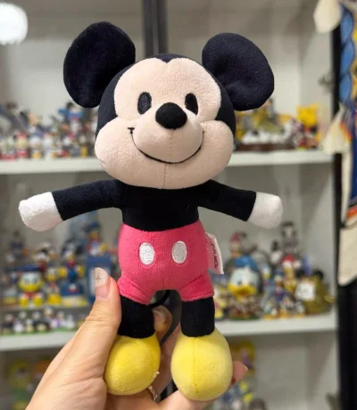 在挖煤姬淘迪士尼周边体验超棒！入手了米奇米妮木雕壁挂、高飞陶瓷摆件、同款毛绒玩具还有迪士尼壁挂画，平台选品品相超赞，和描述完全一致。物流选了竹蜻蜓专线，合单操作超便捷，全程物流信息实时更新，清关也很顺利，没多久就收到货了。包裹打包得特别严实，木雕、陶瓷这类易碎品都用...