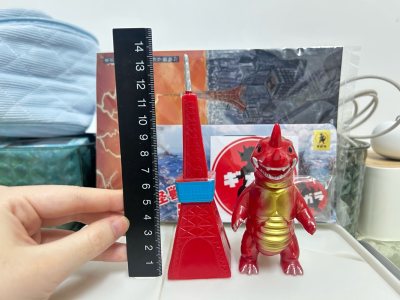 蹲了好久终于买到了这套东京塔恐龙套装 收到手超级惊喜 以为小小一个 没想到这么大 感觉钱花的值得哈哈哈 满意！