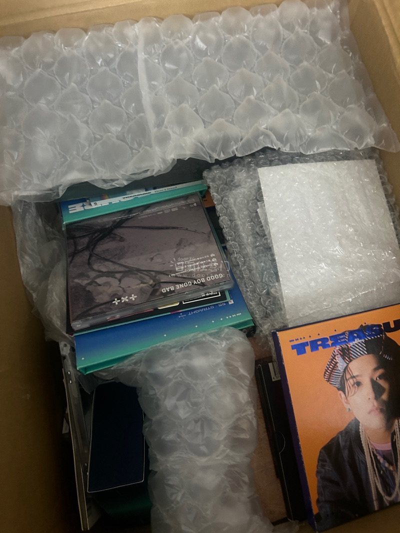 专辑应援棒安全到家！外箱硬实内里缓冲超足无盒损，品相完美和描述无差，下单后流程透明，入库验货到发货都有提醒。会一直回购滴！