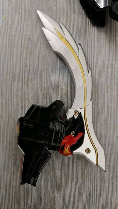 超人有没有2月份第五次购物体验，买到的是战队dx版魔朗凯撒的变形机器人。不是很不错，没有任何损坏。很好，我很喜欢。
