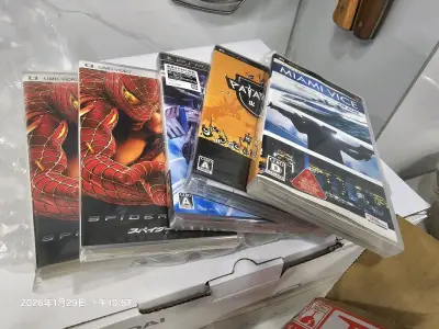 psp新品游戏，有个新的怕他碰，高达系列游戏，蜘蛛侠电影淘了个新品和中古各一张，很赞啦，还有个射击游戏，曾经psp最喜欢的射击类动作游戏，哈哈。