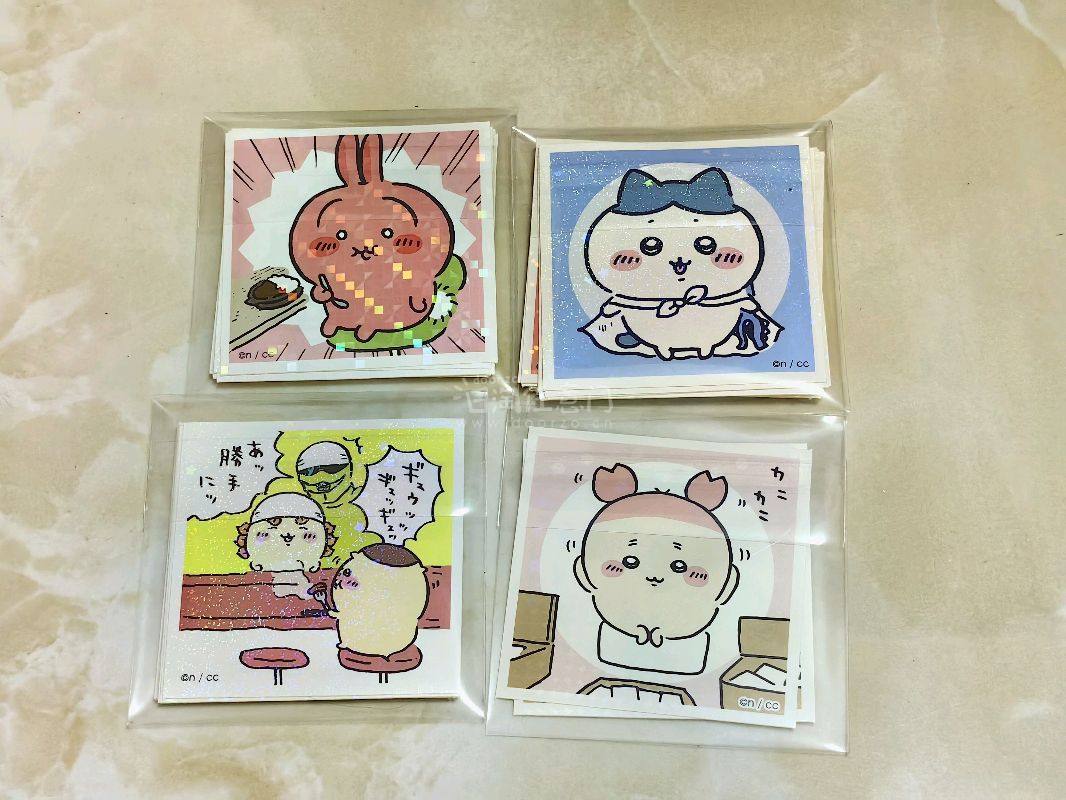 挖煤姬竹蜻蜓物流的包裹又到啦，这时效真的绝了，国际运输嗖嗖的，比预想快太多！拆开外层箱子直接被惊艳，加厚纸箱超结实，里面气泡膜缠得严严实实，每个宝贝都被护得好好的，一点磕碰都没有！
大厨乌萨奇的圆脸蛋露出来时，忍不住笑了——这端正的样子，像个认真等着被夸的小厨师。獭...