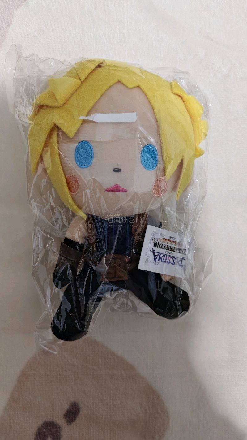 在挖煤姬淘的FF周边安全下车！莫古力灯的星星造型超治愈，开灯后暖光氛围感拉满；克劳德玩偶软乎乎的，刺绣细节还原度很高；手办挂件质感扎实，没有毛刺。挖煤姬的捆包用了硬纸盒+多层气泡膜，收到时所有周边都完好无损，物流周期也符合预期，日淘体验超棒，FF同好可以放心冲！