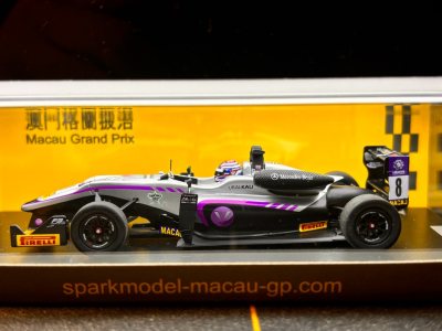 模型车整体做工规整，细节刻画细腻，比例精准还原，漆面质感细腻。包装牢固，运输无损，无论是日常把玩还是收藏展示都很合适，体验感极佳，十分推荐。