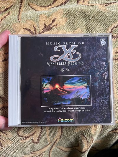 买了点不一样的 伊苏3的原声cd 没想到被我淘到了
全新原封未拆封 外观很新嘎嘎干净
感谢挖煤姬带来如此良好的购物体验