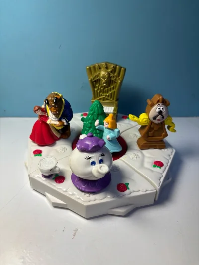 这套在挖煤姬入手的复古拼纸玩具太让人惊喜了！包装精美，细节满满，拼装过程充满趣味，成品小巧精致，瞬间勾起美好回忆。平台购物体验顺畅，是一次非常愉快的收藏，爱不释手！