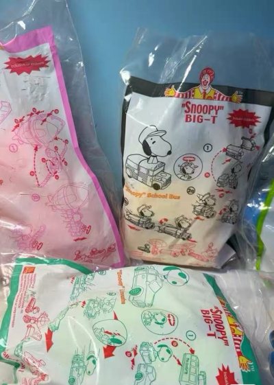 这次在挖煤姬的收藏体验太棒了！入手的三款玩具都非常精致可爱，特别是凯蒂猫创可贴，设计贴心又充满巧思。平台物流包装专业，物品保存完好，整个过程顺畅愉快，是次令人满意的寻宝之旅！