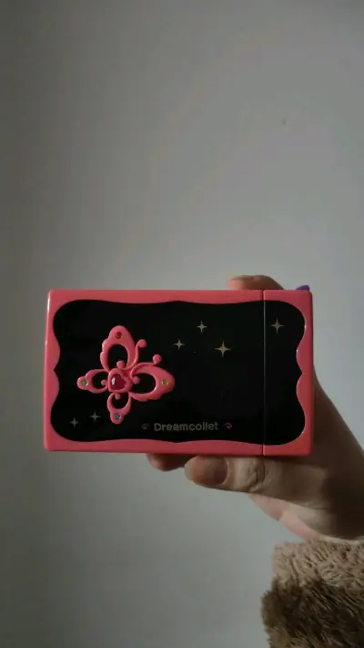 国内的dreamcollet基本成色都不是很好，也没有外包装，我一直想要一个带外包装的，在这里正好找到了又便宜又有外包装的，发货也很快，拿到也很顺利。